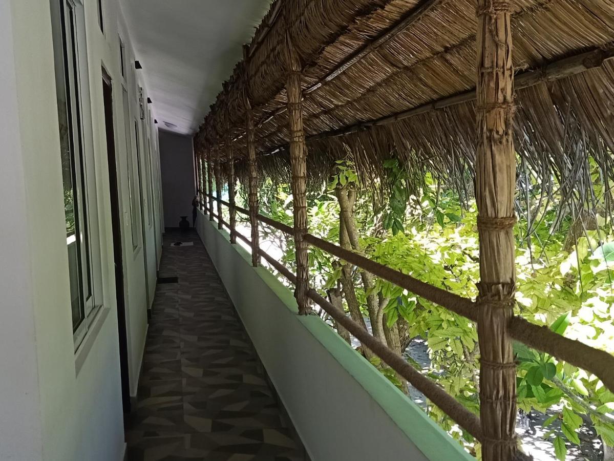 Dhangethi Inn Екстер'єр фото